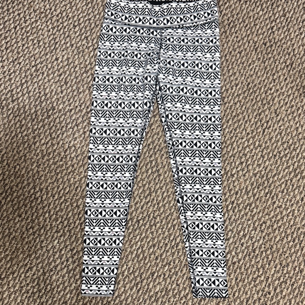 PINK Victoria's Secret Black and White Tribal Aztec Leggings